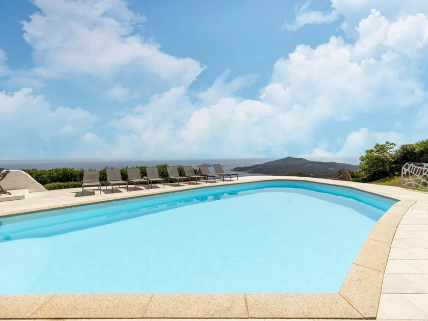 Luxe Cote Stay- Elegant Villa - Image 1