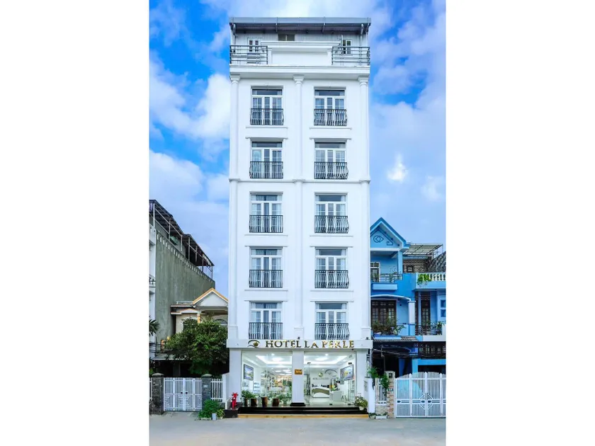 Hotel La Perle - Image 1