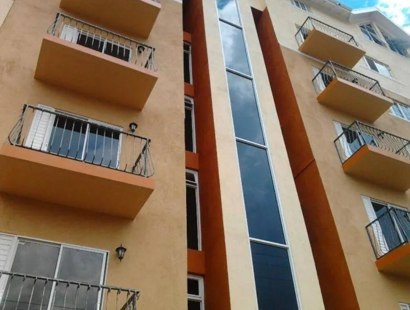 Kensington Place New Kingston Apartment - Image 1