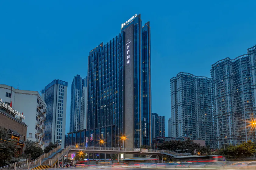 Rezen Hotel Yueshang Chengdu - Image 1