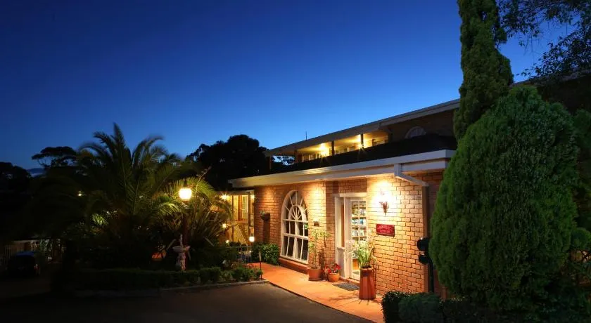 Summerhill Motor Inn - Image 1
