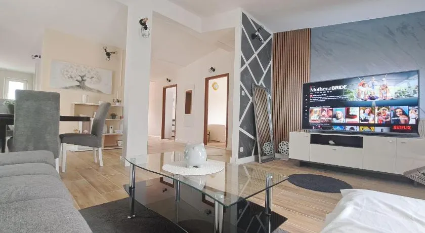 Maria Apartments - Image 1