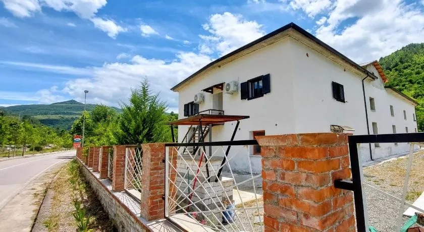 Sweet Home Aria - Image 1