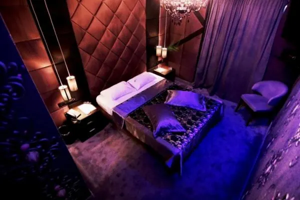 THE CRYSTAL BLUE XAIDARI HOTEL - Image 1