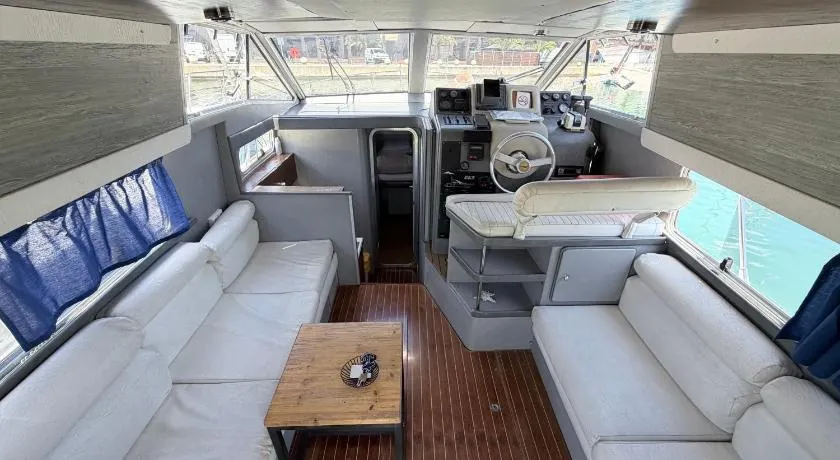 Confortable Yatch - Image 1