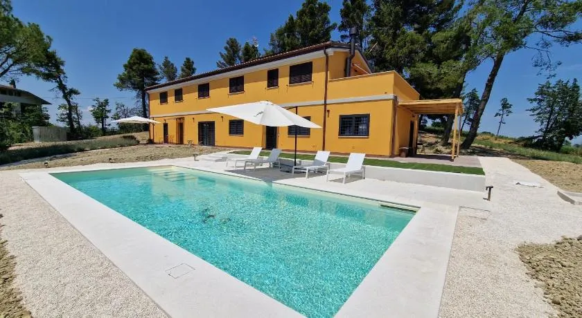 Casale Medi - Nuove ed eleganti case con giardino, vista e piscina condivisa - Image 1