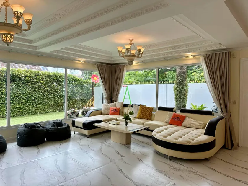5 Bedrooms Villa 5 min walk to Bangtao beach - Image 1