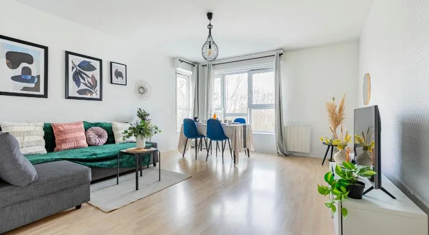 Cosy Home proche RER - Image 1