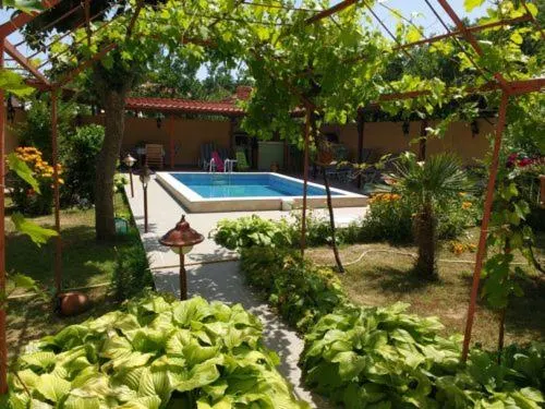 Guest House Yavorov - Image 1