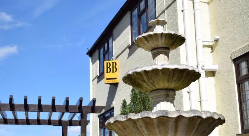 Clifton Bridge Hotel - Image 1