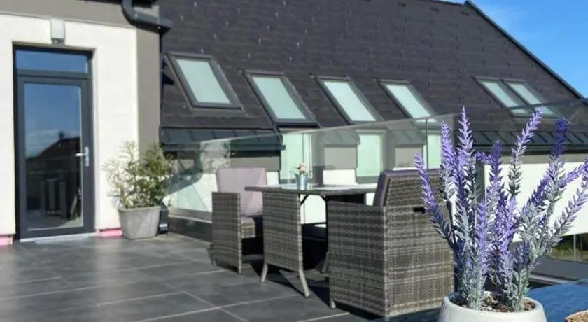 Villa Corner - Image 1