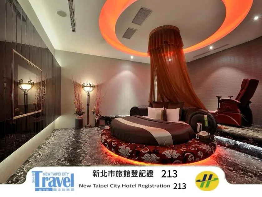 AT Motel - Image 1