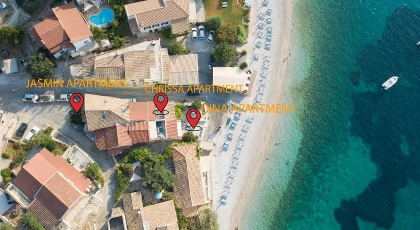 Kaminaki Beachfront Apartments - Image 1