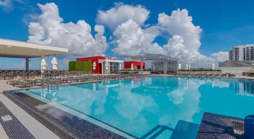 CH Luxury Condos & Studios On The Beach - Image 1