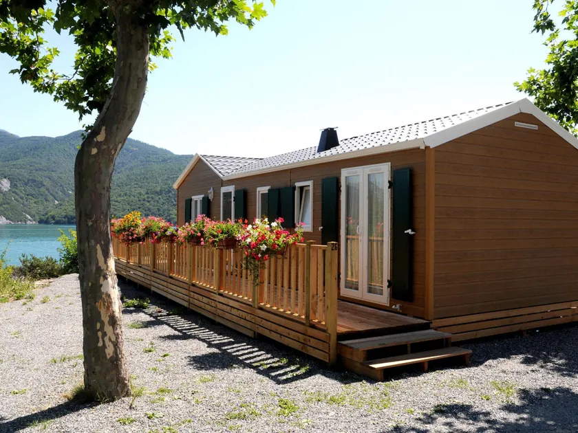 Apartment on Lake Serre-poncon With Pool - Image 1