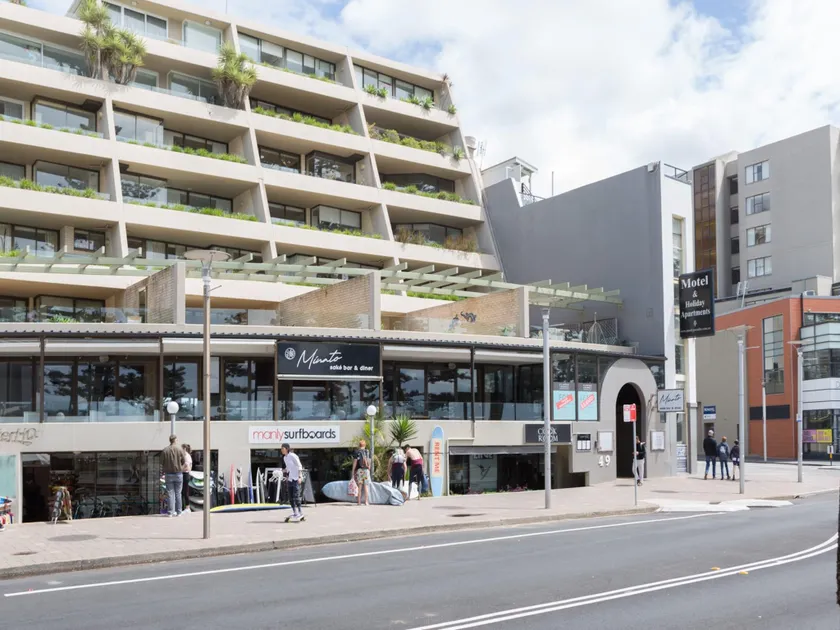 Beachfront Manly Apartment With Balcony  Parking - Image 1
