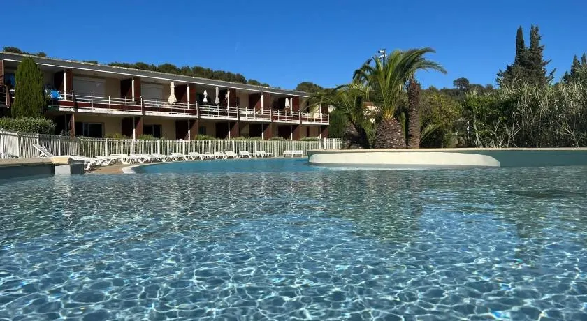 Les terrasses du Liouquet T2, piscine , parking , mer à 150 m - Image 1
