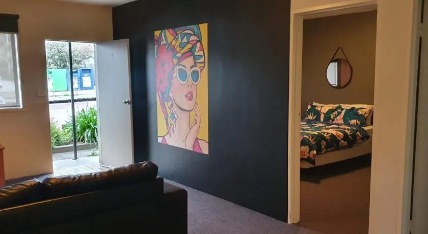 The Black Horse Hotel - Image 1