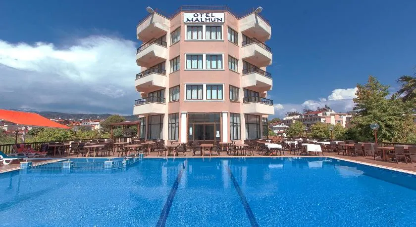 Malhun Hotel - Image 1