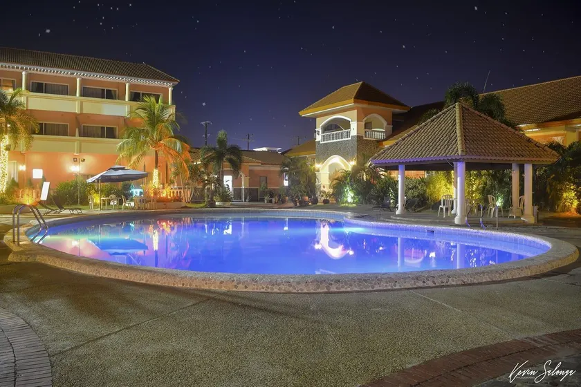 Vista Marina Hotel and Resort - Image 1