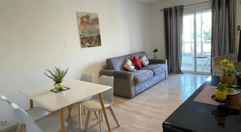 Beau Studio à 50m de la plage - Image 1