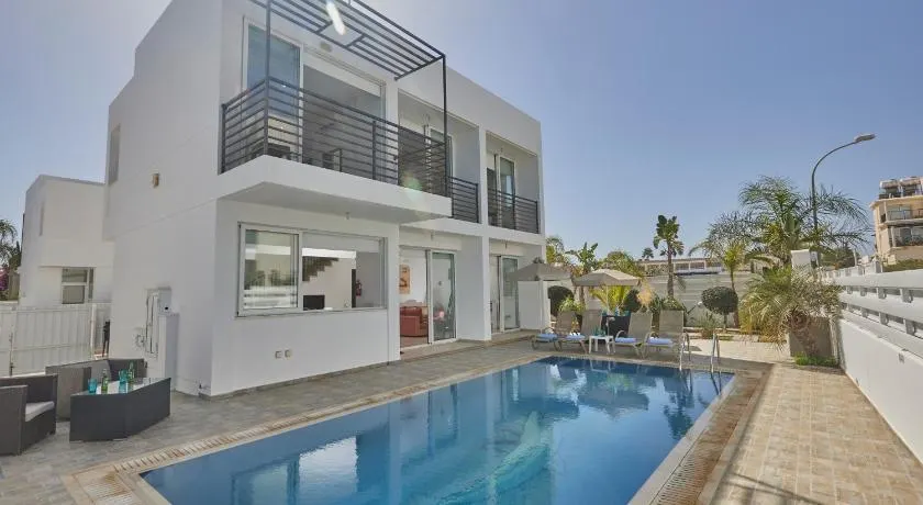 Erato Villa 18 - Image 1