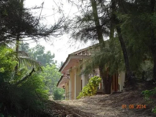 Sun Burn Beach Resort - Image 1