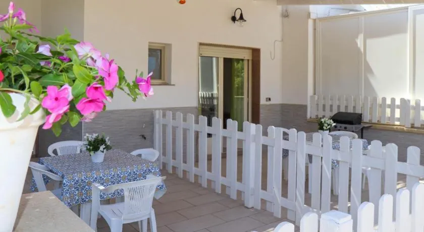 Casa FRONTEMARE Posto Rosso - Image 1