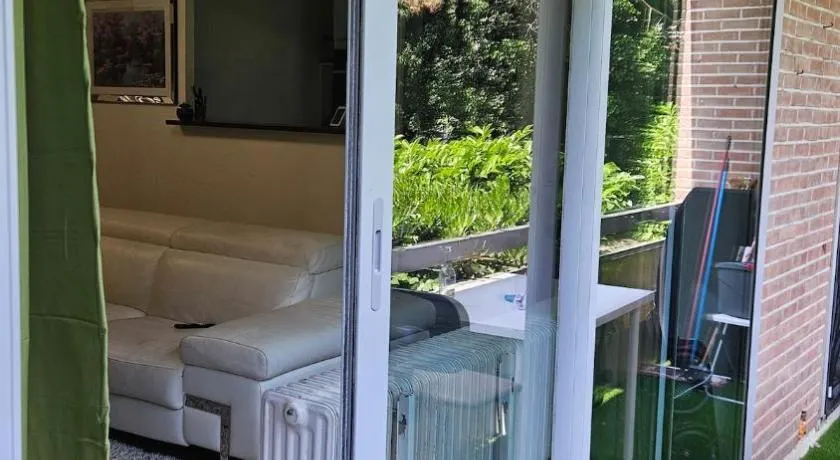 Chambre privée chez l'habitant a uccle commun partagée avec le proprietaire - Image 1
