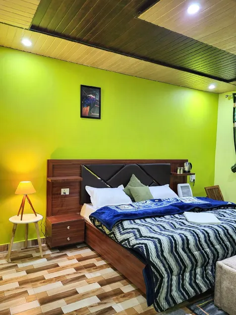 Hanging Glacier Homestay Auli - Image 1
