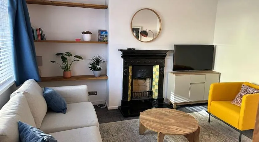 Revamped Holywood town centre house - Image 1