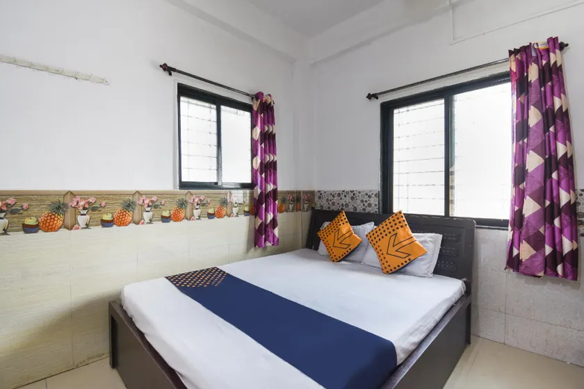SPOT ON 66186 Hotel Basari - Image 1