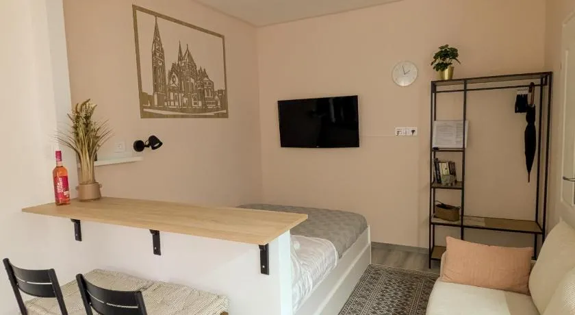 Frasolis Studio Apartman - Image 1