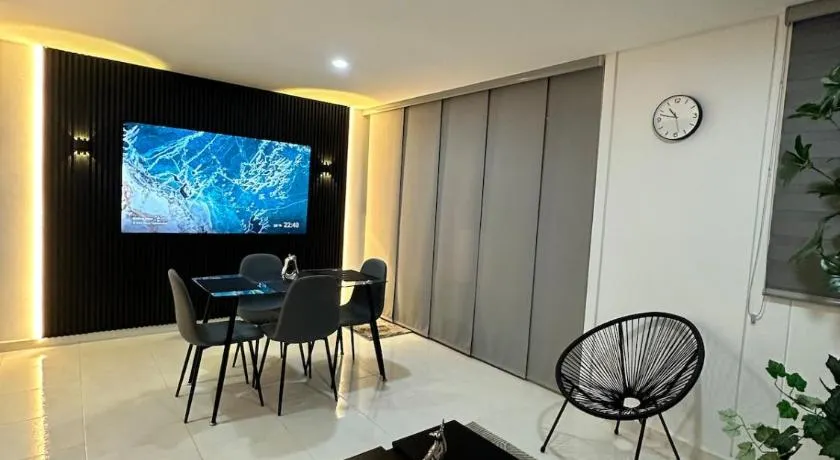 Central Suite - Image 1