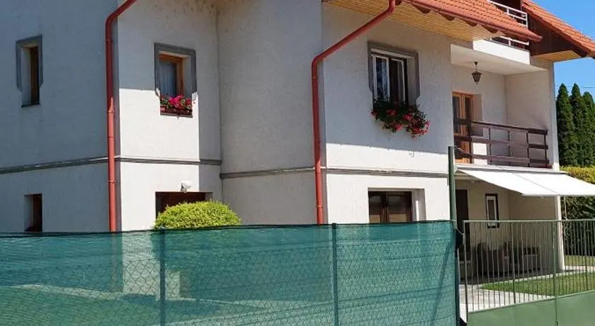 Szikszai Apartman - Image 1