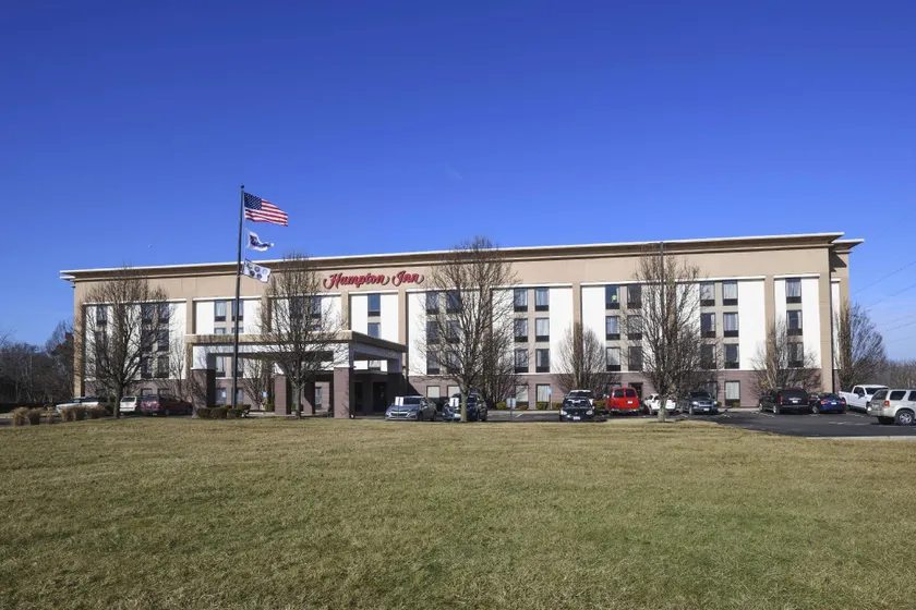 Hampton Inn Cincinnati-Eastgate - Image 1