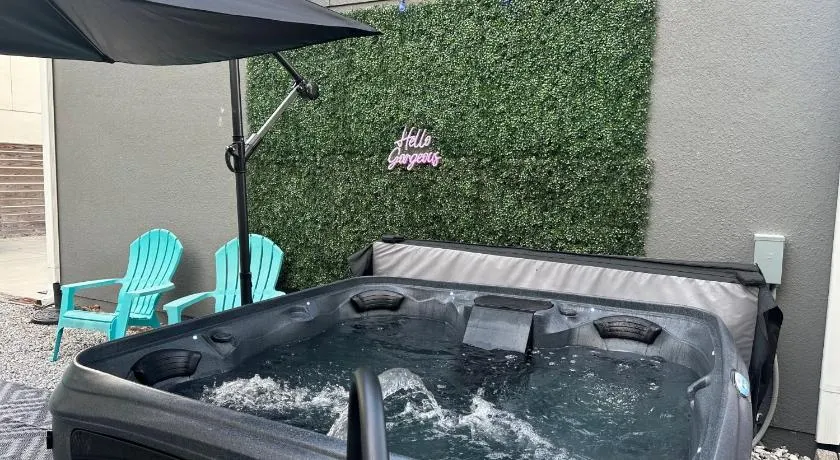 Pet Friendly Modern Zen Studio Retreat with Hot Tub - Image 1