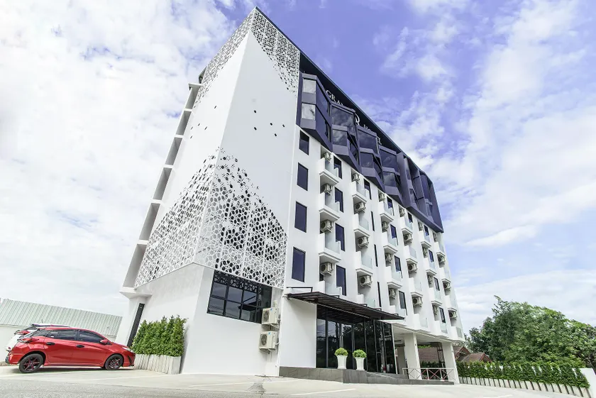 SR Grand Hotel Chiangmai - Image 1