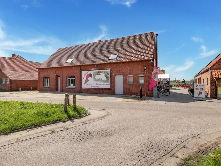 Cottage on sheep farm with gelateria - Image 1