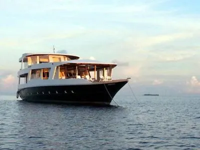 MV Aisha Shafari Boat - Image 1