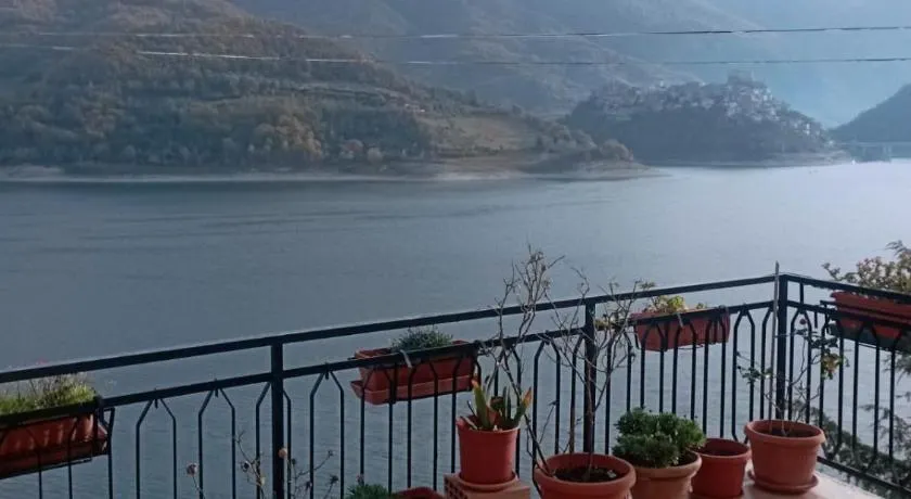 Il Piccolo Borgo sul Lago - Image 1