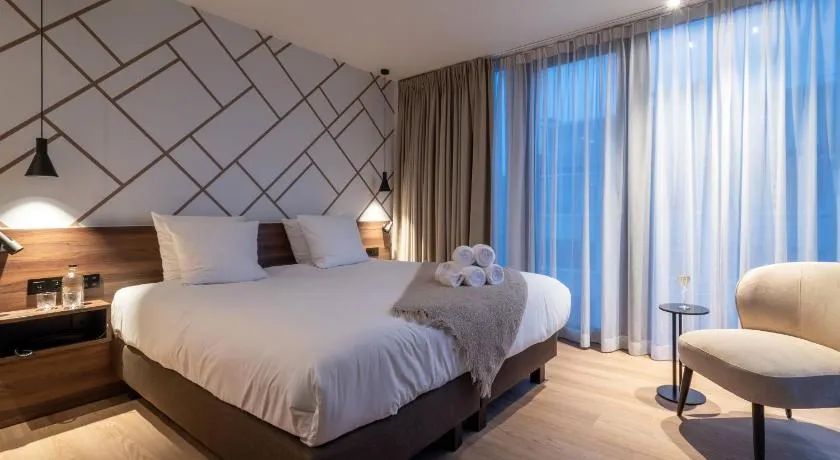ONE TWO FOUR - Hotel & Spa - Image 1