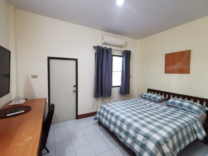Deejai hotel - Image 1