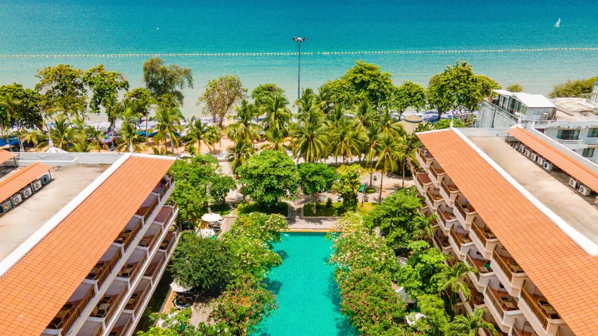 Avalon Beach Resort Pattaya - Image 1