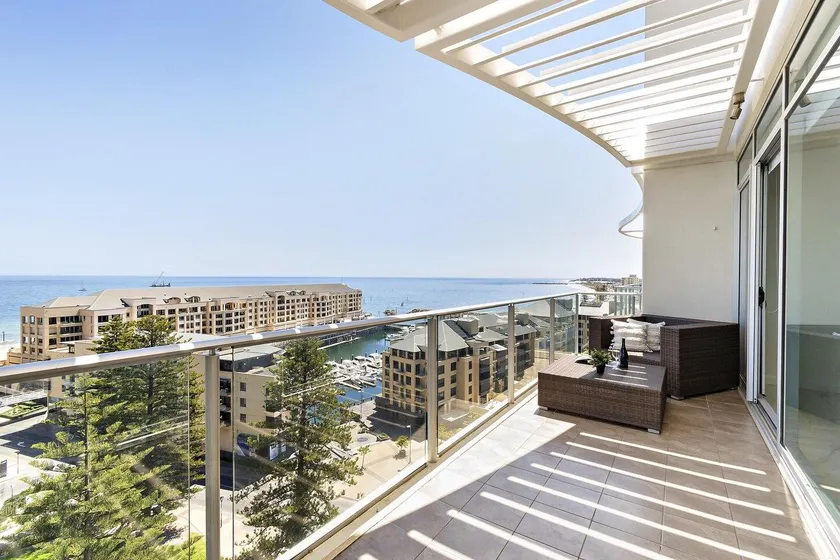 Colley 11-11 Sub-Penthouse Luxurious Glenelg - Image 1
