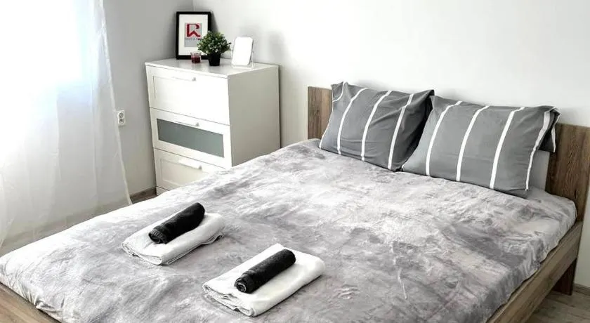 Apartment Solidarności, Metro, Wi-Fi, TV, YouTube - by HIK Apartments - Image 1