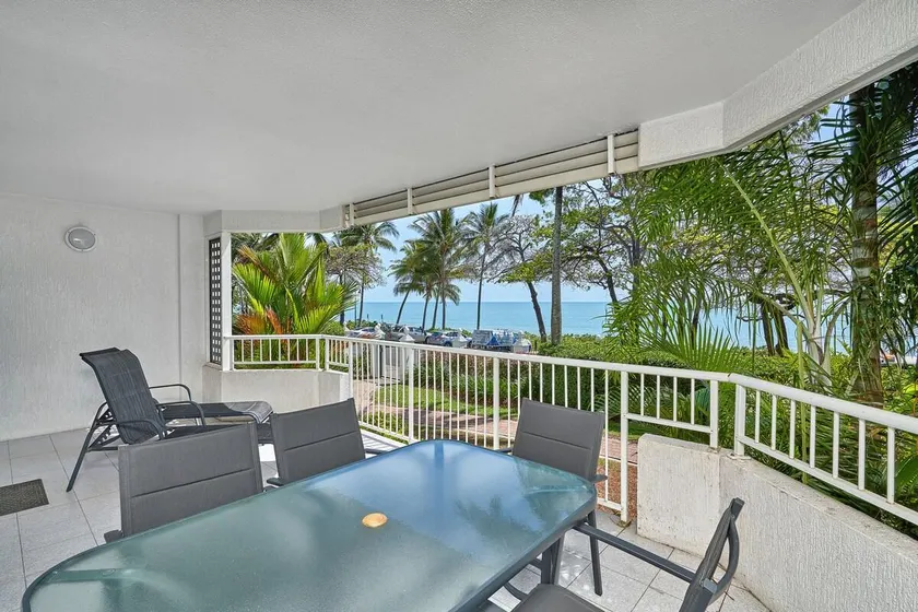 Costa Royale Beachfront Apartment - Image 1