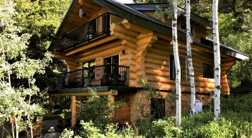 A Suite Retreat - Beyond Bed & Breakfast - Image 1