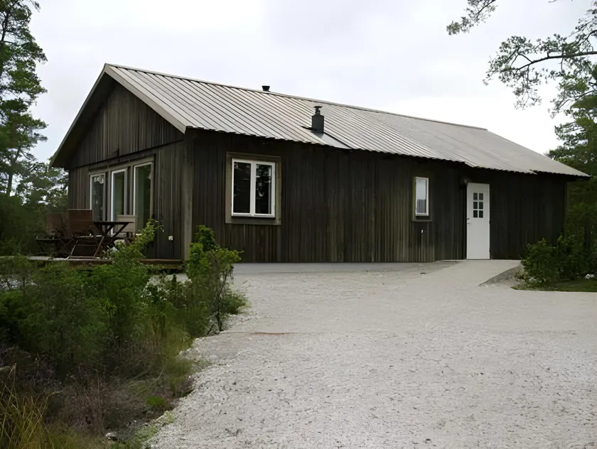 Ljugarnsstugor - Image 1