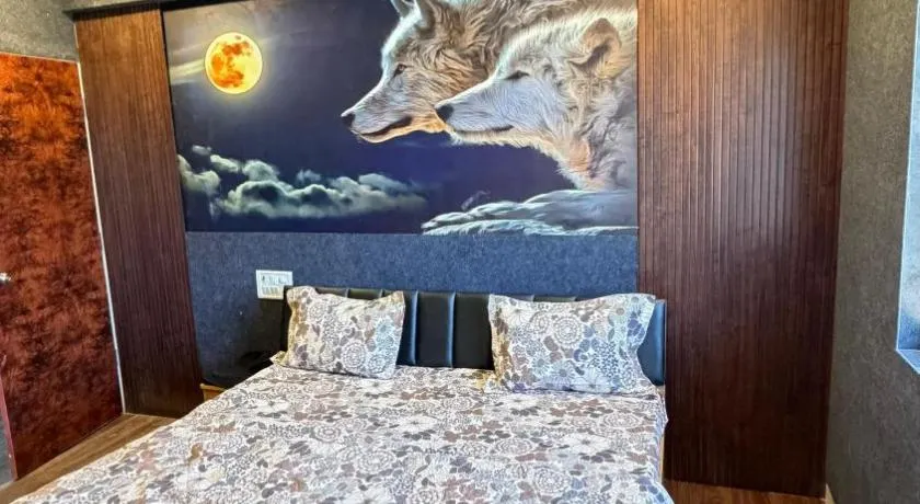 7 Star Hotel - Image 1